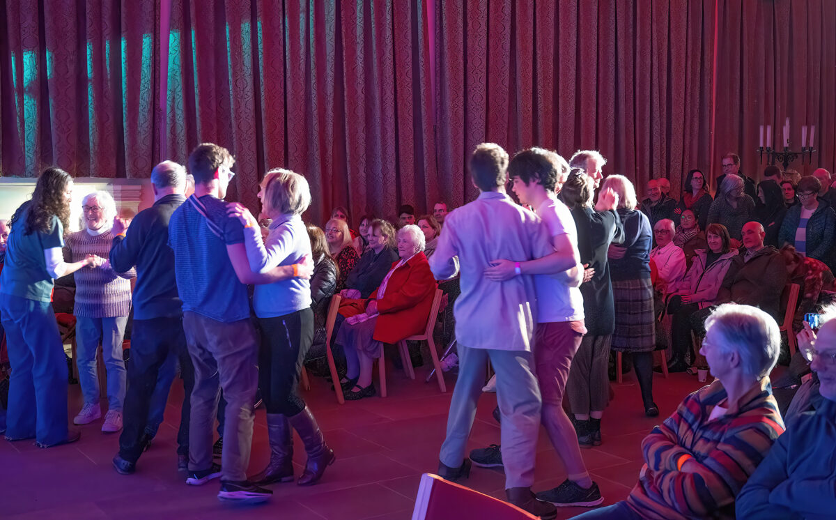 People dancing